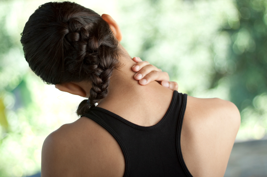 Si të largoni dhimbjet e kokës që vijnë nga tensioni i muskujve